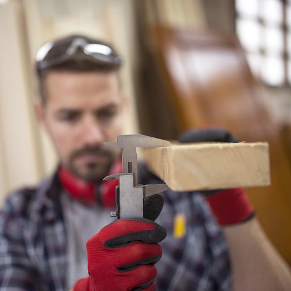 Digitális tolómérő praktikus tárolóban (BBL) (1)