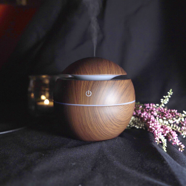 Gomb-alaku-ultrahangos-aroma-diffuzor-sotetbarna-szinben-LED-vilagitassal-300ml-BBV-4
