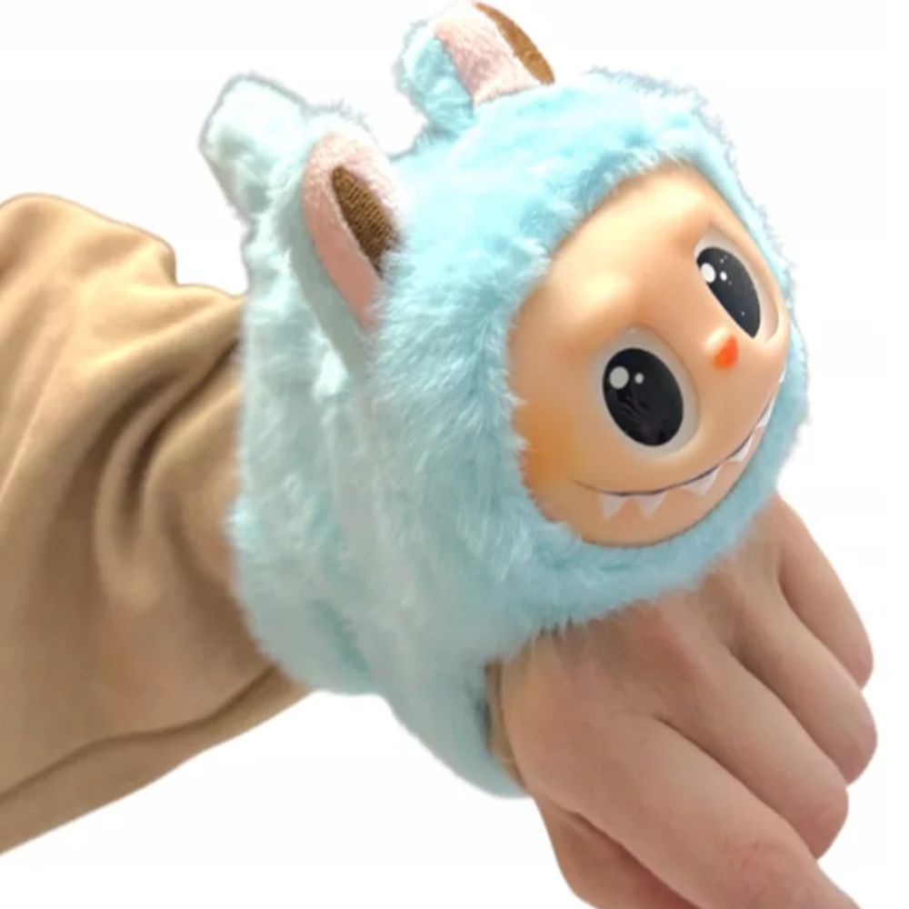 Éneklő_Labubu_plüss_csuklópánttal_interaktív_kabala_mozgatható_farokkal3