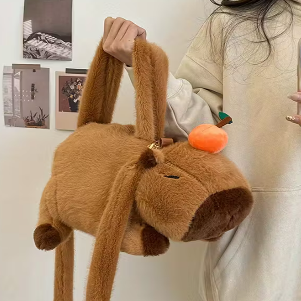 Capybara gyermek 35 cm – aranyos kézitáska és oldaltáska óvodába, iskolába (BBE)7